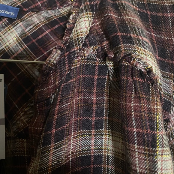 NWT Democracy Women's Plaid Button Up
Long Tab Sleeve Shirt Blouse Plus vNeck - Picture 7 of 10